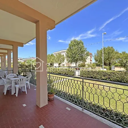 208- Stupendo Trilo Con 2 Bagni Con Ampio Terrazzo Inclusa *