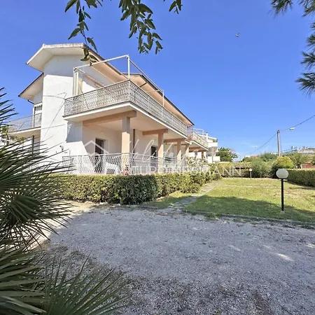 208- Stupendo Trilo Con 2 Bagni Con Ampio Terrazzo Inclusa 公寓 *